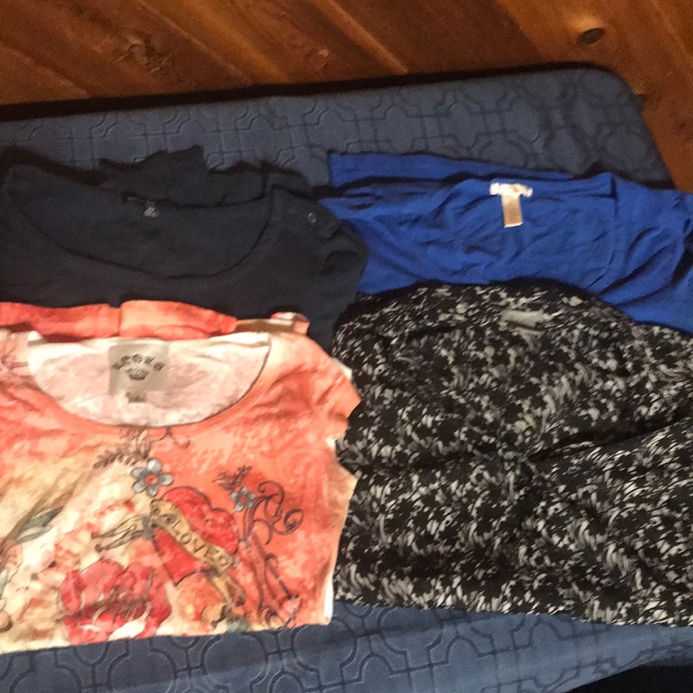 Set of 3 short sleeve shirts, 1 long sleeved.